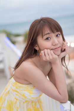 重庆游客坐冰桶里吃火锅